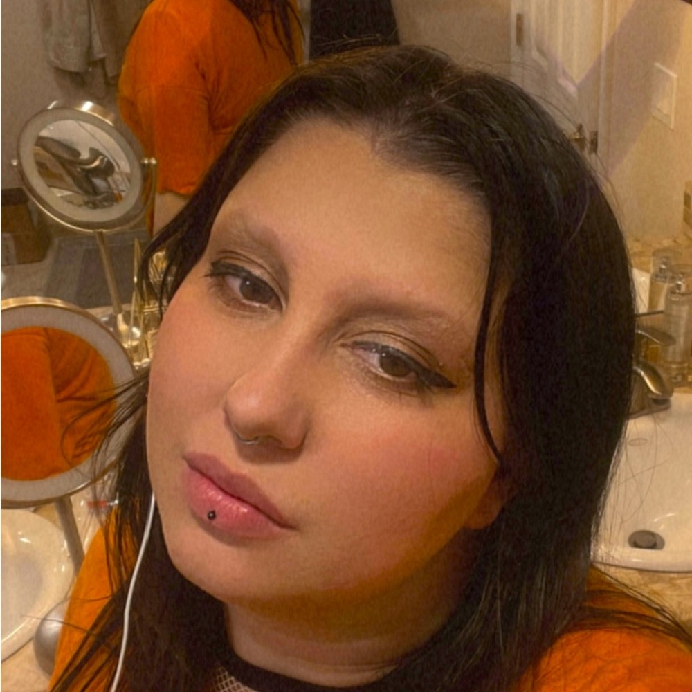 Meet your Posher, Elisa